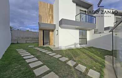 Imagem: A casa possui 4 Dormitórios, 4 Banheiros, 2 Vagas na garagem