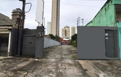 Imagem: O depósito possui 5 Vagas na garagem, 1.080m² de Área e