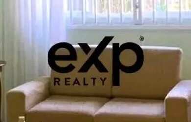 Imagem: A casa possui 4 Dormitórios, 4 Banheiros, 4 Vagas na garagem