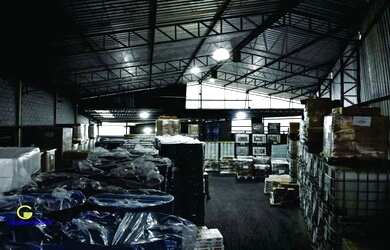 Imagem: O depósito possui 5 Vagas na garagem, 1.412m² de Área e