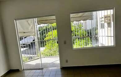 Imagem: O depósito possui 2 Vagas na garagem, 93m² de Área e está