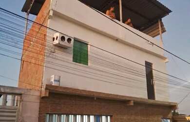 Imagem: A casa possui 3 Dormitórios, 1 Banheiro, 1 Vaga na garagem