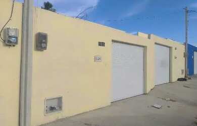 Imagem: A casa possui 2 Dormitórios, 1 Banheiro, 1 Vaga na garagem