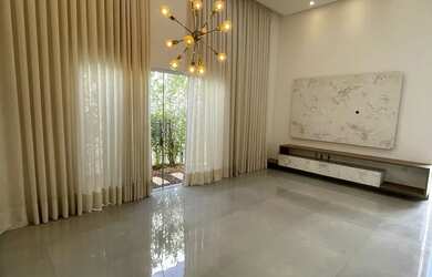 Imagem: A casa em condomínio possui 3 Dormitórios, 4 Banheiros, 2