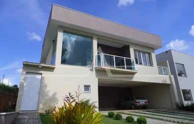 Imagem: A casa em condomínio para alugar possui 4 Dormitórios, 5 Banheiros