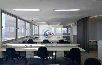 Imagem: O depósito possui 5 Vagas na garagem, 416m² de Área e está