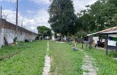 Imagem: A casa possui 1 Dormitório, 1 Banheiro, 2 Vagas na garagem