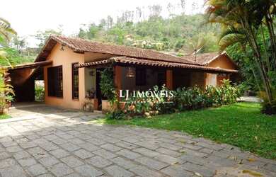 Imagem: A casa à venda possui 3 Dormitórios, 2 Banheiros e 1200m²