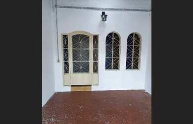 Imagem: A casa possui 2 Dormitórios, 2 Banheiros, 1 Vaga na garagem