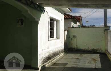 Imagem: A casa possui 3 Dormitórios, 2 Banheiros, 1 Vaga na garagem