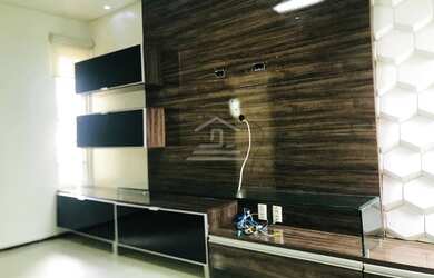 Imagem: A casa possui 4 Dormitórios, 3 Banheiros, 4 Vagas na garagem