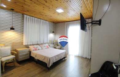 Imagem: A chácara possui 200m² de Área, Churrasqueira, Piscina e