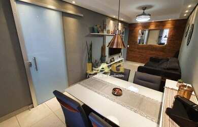 Imagem: A casa em condomínio possui 2 Dormitórios, 3 Banheiros, 3