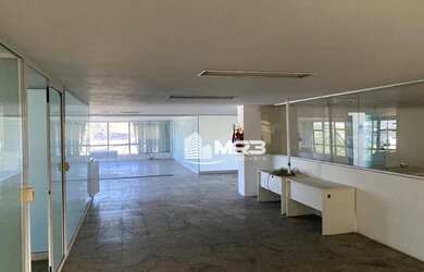 Imagem: O depósito possui 5 Vagas na garagem, 1.520m² de Área e