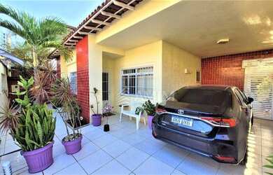 Imagem: A casa à venda possui 2 Dormitórios, 2 Banheiros, 2 Vagas