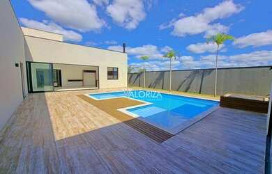 Imagem: A casa em condomínio possui 3 Dormitórios, 5 Banheiros, 5