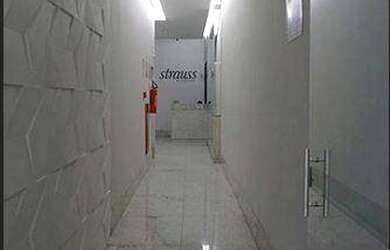 Imagem: O depósito possui 4 Vagas na garagem e 65m² de Área e está