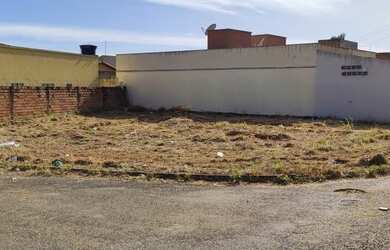 Imagem 1: Terreno para venda tem 300 metros quadrados em Residencial Santa Fé I...