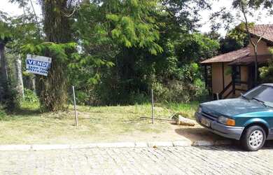 Imagem: O terreno possui 380m² de Área e está localizado em Sapê