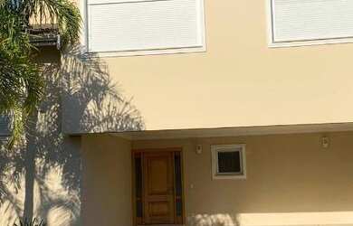 Imagem: A casa em condomínio possui 4 Dormitórios, 5 Banheiros, 5