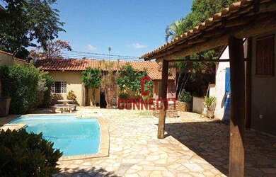 Imagem: O terreno possui 300m² de Área, Piscina e está localizado