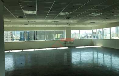 Imagem: O depósito possui 5 Vagas na garagem, 561m² de Área e está