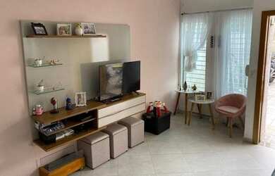 Imagem: A casa possui 3 Dormitórios, 5 Banheiros, 3 Vagas na garagem