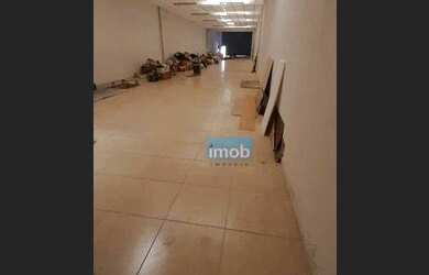 Imagem: O depósito possui 5 Vagas na garagem, 360m² de Área e está