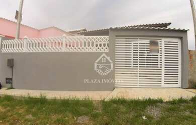 Imagem: A casa possui 2 Dormitórios, 2 Banheiros, 1 Vaga na garagem