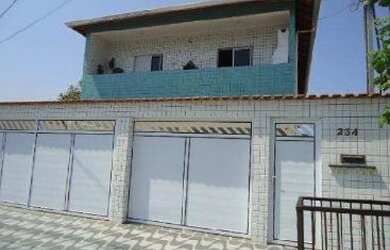 Imagem: A casa possui 2 Dormitórios, 1 Banheiro, 1 Vaga na garagem