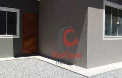 Imagem: A casa possui 3 Dormitórios, 3 Banheiros, 1 Vaga na garagem