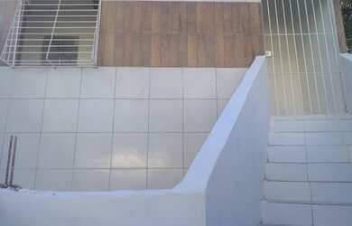 Imagem: A casa possui 2 Dormitórios, 1 Banheiro, 1 Vaga na garagem