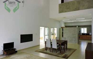 Imagem: A casa em condomínio possui 4 Dormitórios, 5 Banheiros, 5