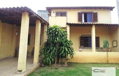 Imagem: A casa possui 2 Dormitórios, 2 Banheiros, 4 Vagas na garagem