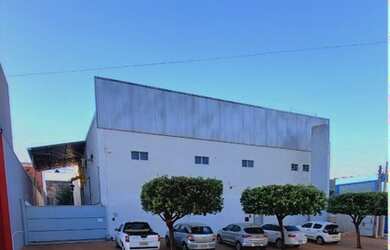 Imagem: O depósito possui 5 Vagas na garagem, 1.748m² de Área e