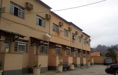 Imagem: A casa possui 2 Dormitórios, 1 Banheiro, 1 Vaga na garagem