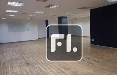 Imagem: O depósito para alugar possui 5 Vagas na garagem e 200m² de