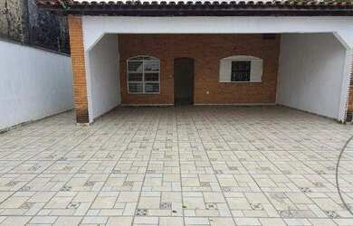 Imagem: A casa possui 2 Dormitórios, 2 Banheiros, 5 Vagas na garagem