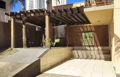 Imagem: A casa em condomínio possui 2 Dormitórios, 3 Banheiros, 2