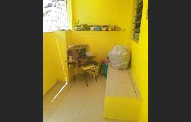 Imagem: A casa possui 2 Dormitórios e 1 Banheiro e está localizado