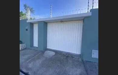 Imagem: A casa à venda possui 2 Dormitórios, 1 Banheiro, 2 Vagas na