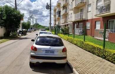 Imagem: O apartamento possui 2 Dormitórios, 1 Banheiro, 1 Vaga na garagem