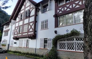 Imagem: O apartamento possui 3 Dormitórios, 2 Banheiros, 173m² de