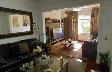 Imagem: A casa possui 3 Dormitórios, 3 Banheiros, 5 Vagas na garagem