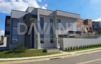 Imagem: A casa em condomínio possui 3 Dormitórios, 3 Banheiros, 2