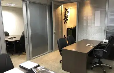 Imagem: O depósito possui 2 Vagas na garagem e 78m² de Área e está