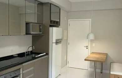 Imagem: O apartamento possui 1 Dormitório, 1 Banheiro, 2 Vagas na garagem