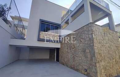 Imagem: A casa em condomínio possui 2 Dormitórios, 2 Banheiros, 4