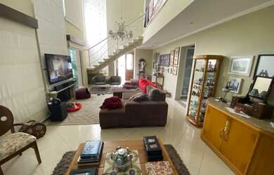 Imagem: A casa em condomínio possui 3 Dormitórios, 2 Banheiros, 4