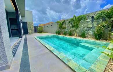 Imagem: A casa em condomínio possui 4 Dormitórios, 5 Banheiros, 5